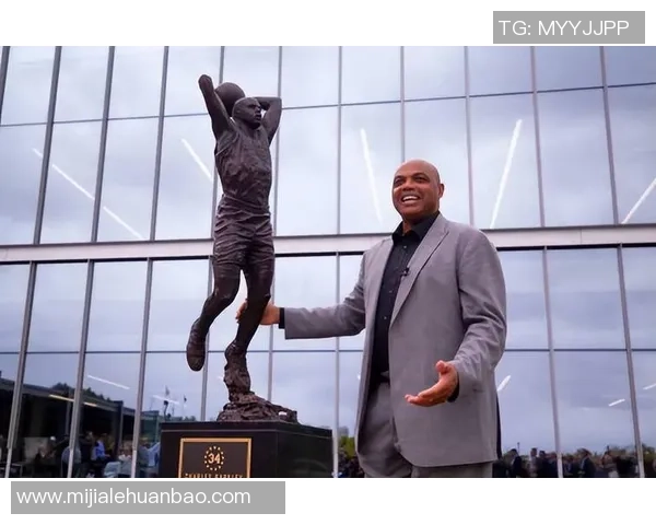 足球传奇进球摆件纪念版精美雕塑球星动感瞬间定制礼品收藏品