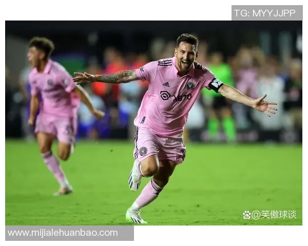 足球球星六边形图案全解析从梅西到C罗的经典设计与风格