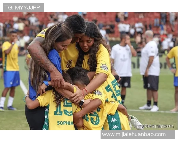 退役足球巨星谢幕之战:荣耀与泪水交织的传奇时刻 退役足球巨星谢幕之战:荣耀与泪水交织的传奇时刻